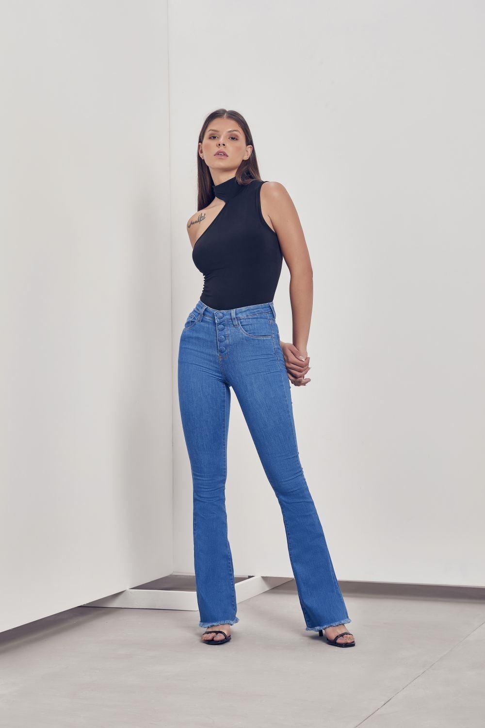 CALCA ANDREA BOTOES FLARE REF 30845