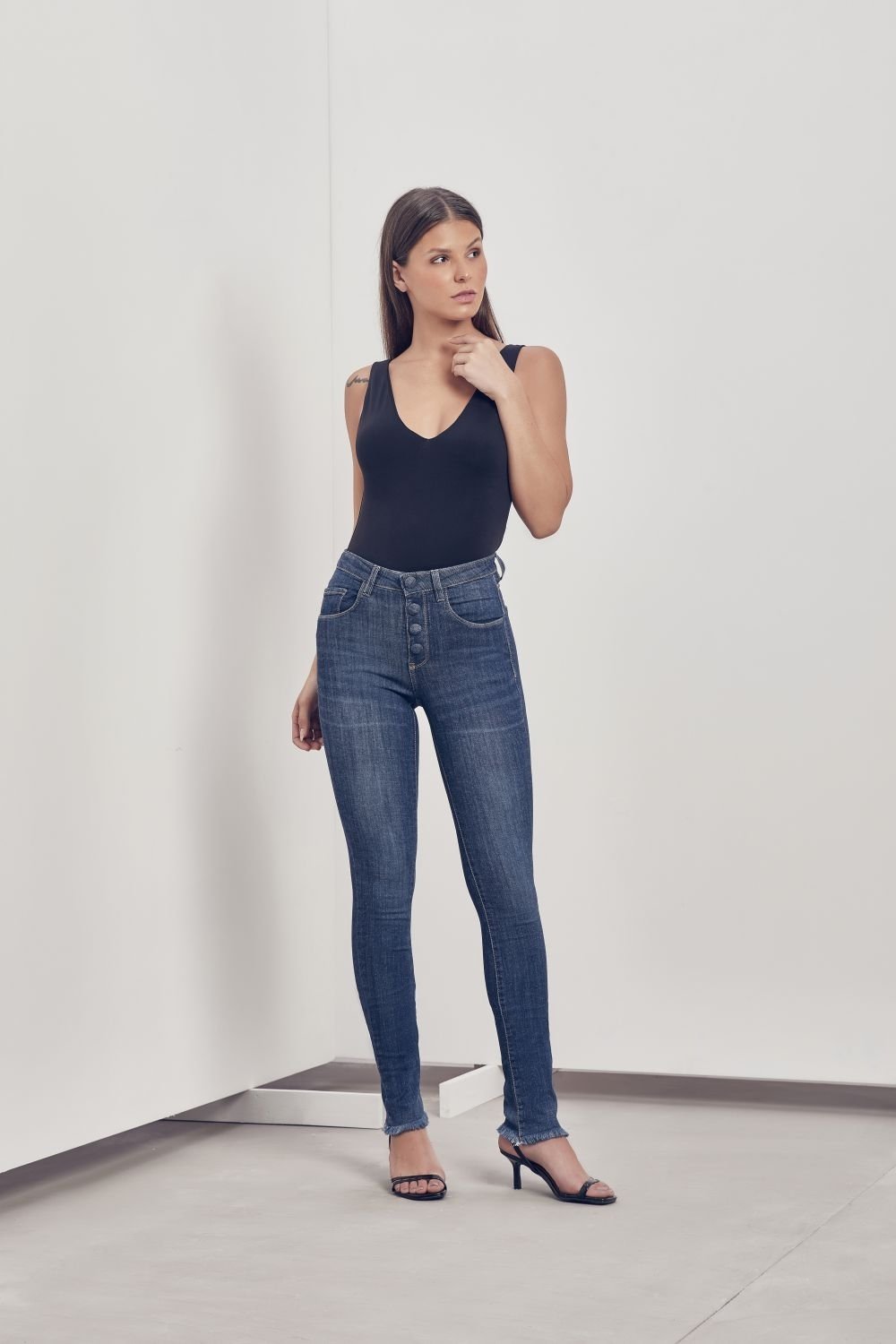 CALCA ANDREA BOTOES SKINNY REF 29854