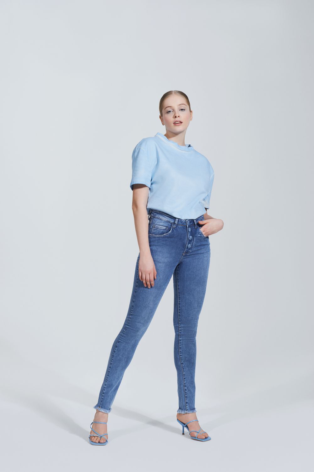 CALCA ANDREA SKINNY ACETINADA CLARA