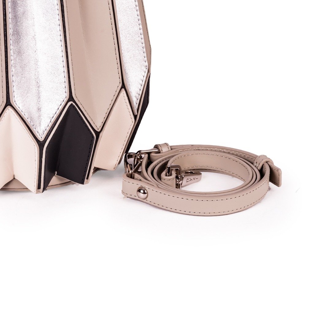 GAMORA BOLSA DE COURO NAPA METAL/MESTICO NEW TAUPE/PRATA/PR - Imagem 2