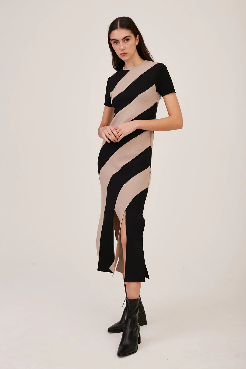 Vestido Tricot Jacquard Diagonal Preto Bege