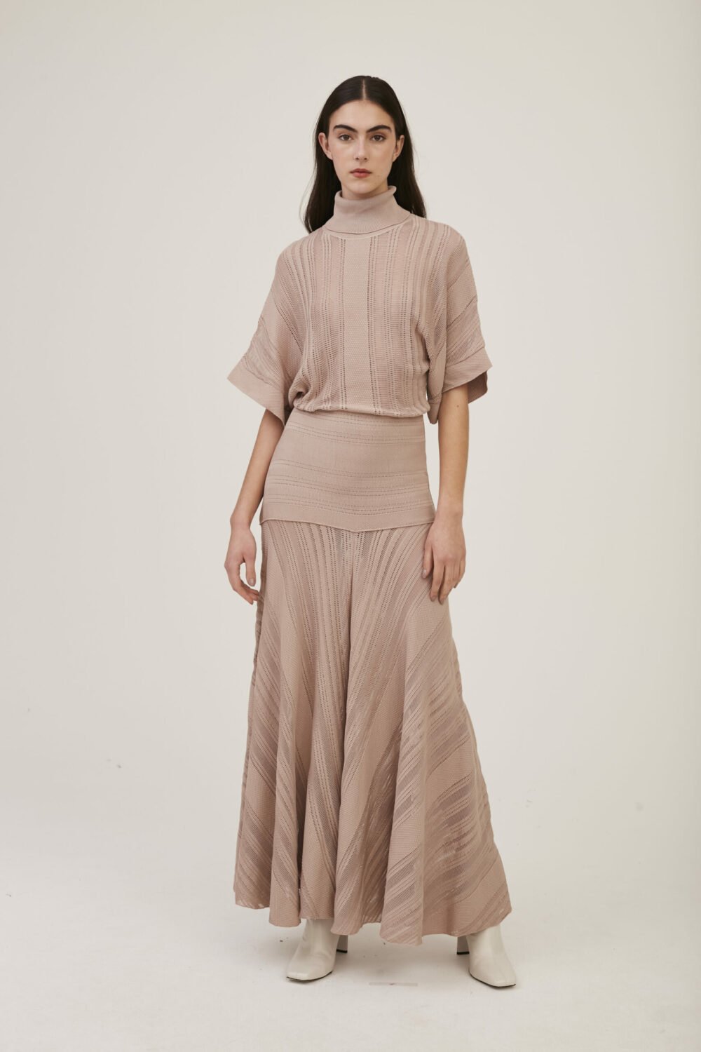 Vestido Amplo Em Tricot Gola Alta Moonlight