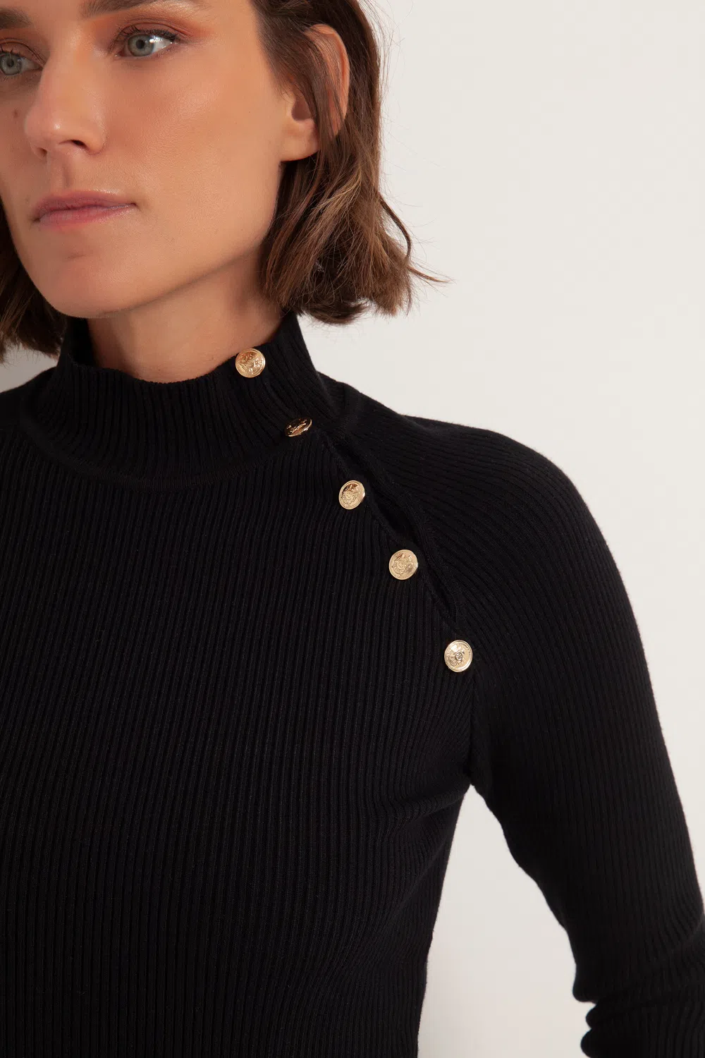 BLUSA GOLA BOTOES PRETO - Imagem 3