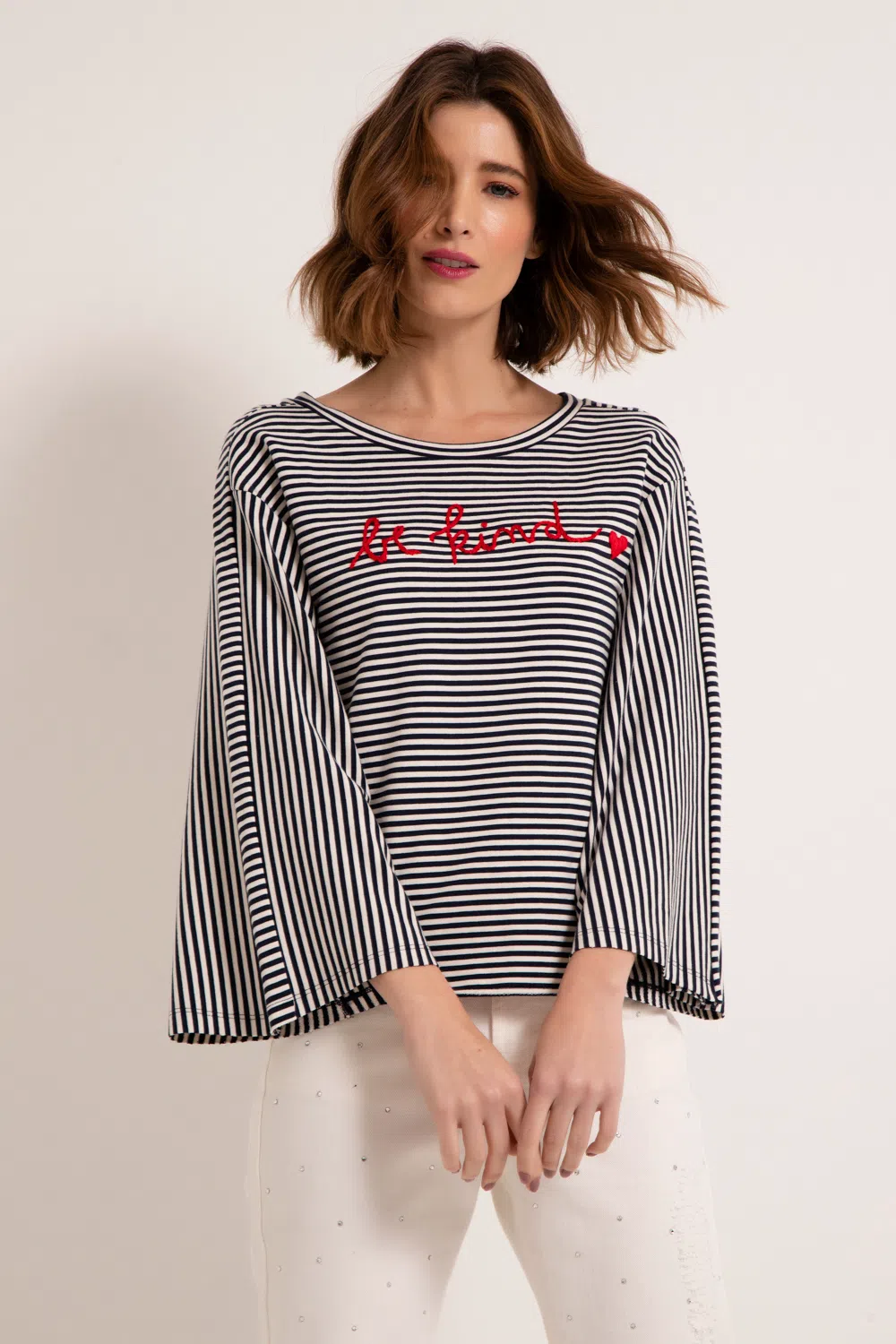 CAMISETA BE KIND LISTRA AZUL