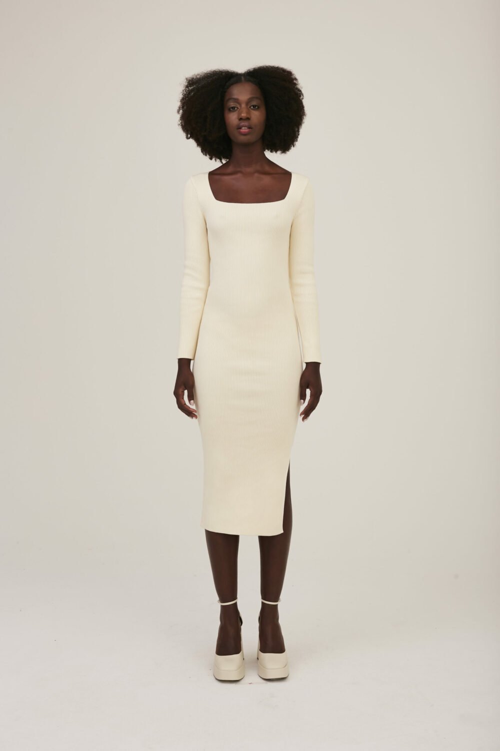VESTIDO MIDI MNG LNG DECOTE QUADRADO EM TRICOT NINIVE