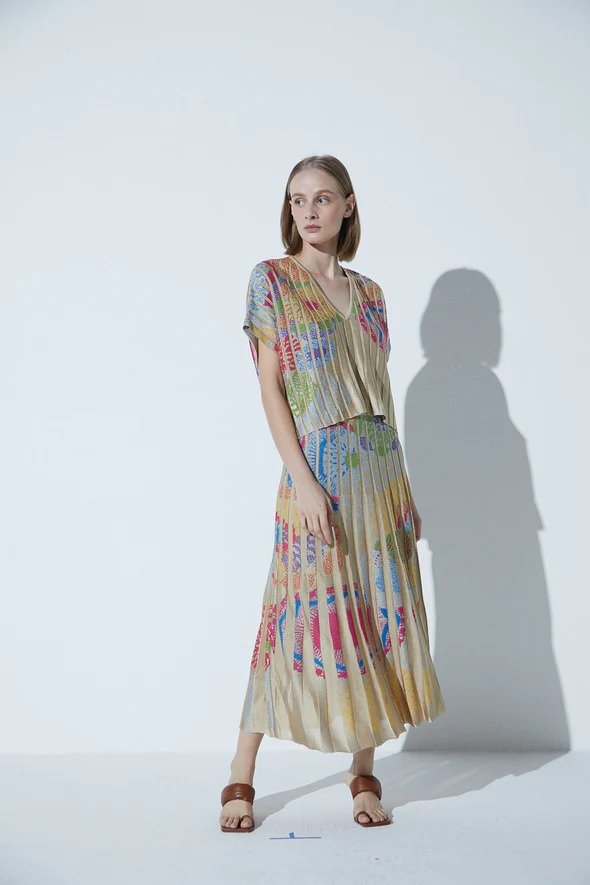 Saia Em Tricot Plissado Jacouard Tropicalia Bege