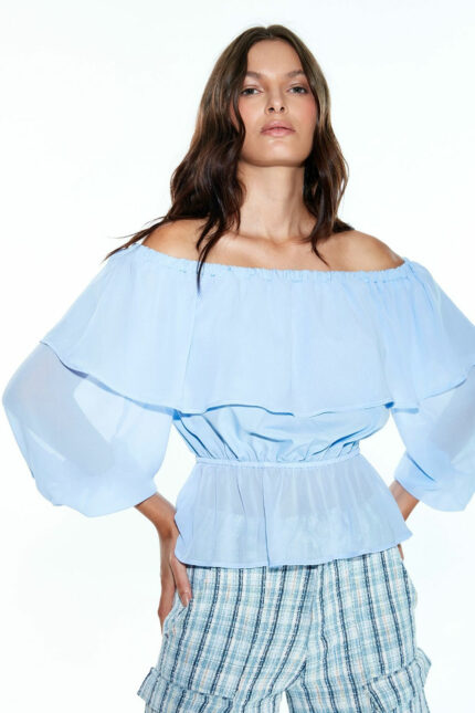 blusa-chiffon-decote-ombro-a-ombro-azul