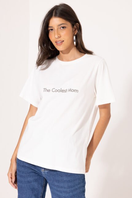 Alternative view of T-Shirt Feminina Mom Off White em Algodão 100% com Estampa The Coolest Mom